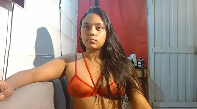 Snapshot of Chiara_petterson chatting on 01-18-25, 04:59 Chiara petterson online show from 01-18-25, 04:59