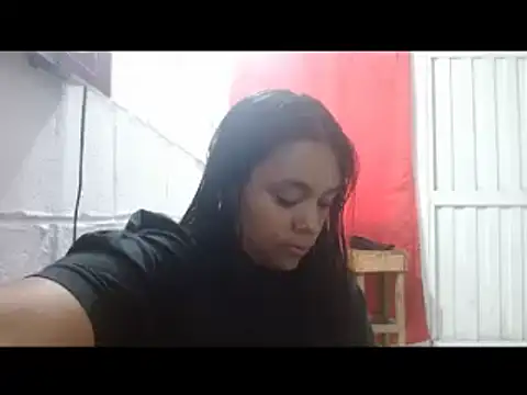 Snapshot of Chiara_petterson chatting on 02-05-25, 06:37 Chiara petterson online show from 02-05-25, 06:37