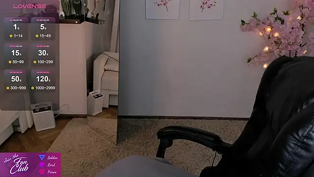 Snapshot of Nancy_Sun_ chatting on 01-25-25, 01:52 Nancy Sun online show from 01-25-25, 01:52