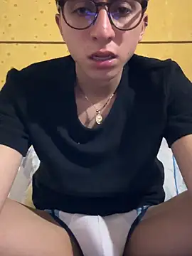 CamiRojas boy online show from 09-22-25, 04:25