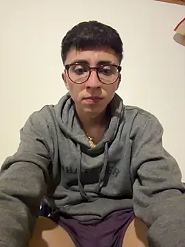 CamiRojas boy online show from 11-05-25, 04:12