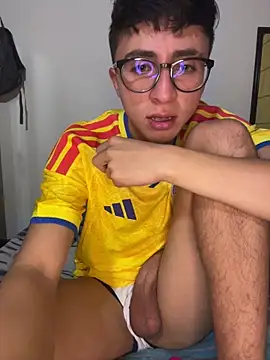 CamiRojas boy online show from 06-18-26, 04:57