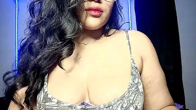 Snapshot of Lucy_kanne chatting on 12-28-24, 11:37 Lucy kanne online show from 12-28-24, 11:37