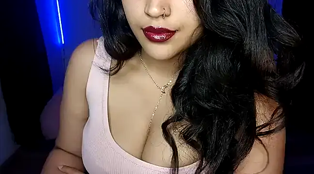 Snapshot of Lucy_kanne chatting on 01-12-25, 10:43 Lucy kanne online show from 01-12-25, 10:43