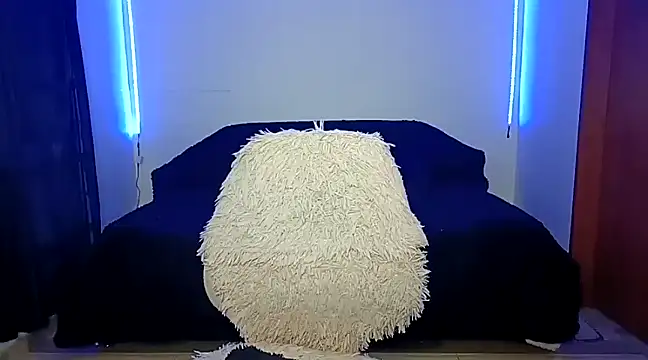 Snapshot of Lucy_kanne chatting on 01-19-25, 09:45 Lucy kanne online show from 01-19-25, 09:45