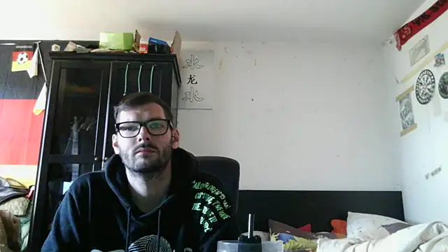 Snapshot of Die-geile-Sau chatting on 05-10-26, 01:38 Die-geile-Sau online show from 05-10-26, 01:38