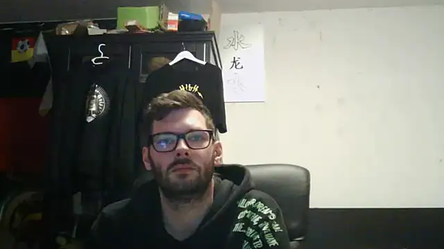 Snapshot of Die-geile-Sau chatting on 05-15-26, 08:27 Die-geile-Sau online show from 05-15-26, 08:27