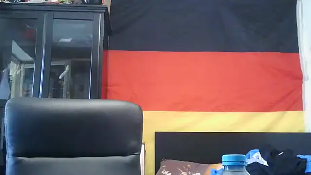 Snapshot of Die-geile-Sau chatting on 06-19-26, 12:31 Die-geile-Sau online show from 06-19-26, 12:31