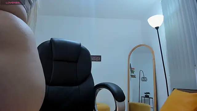 camiilaa1 online show from 12-08-24, 07:05