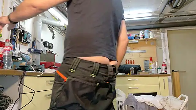 Nikeyone2 online show from 03-16-26, 06:39