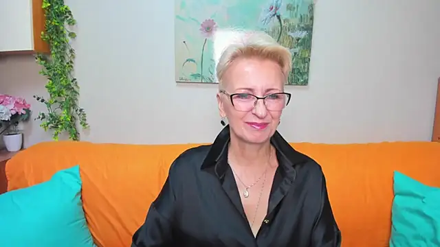 iamyourdream89 online show from 11-06-25, 01:45