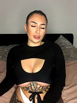 Mia-Bremer online show from 12-19-25, 11:39