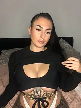 Mia-Bremer online show from 12-20-25, 12:40