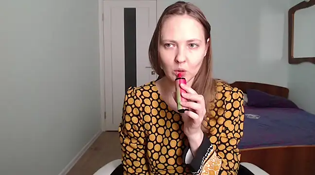 Snapshot of VioletLily chatting on 02-27-25, 01:07 VioletLily online show from 02-27-25, 01:07