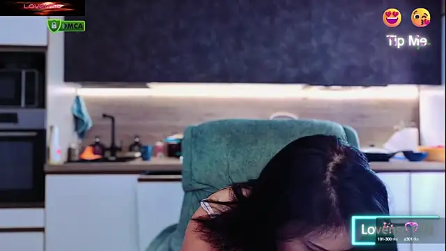 Katniss K online show from 09-11-25, 01:22