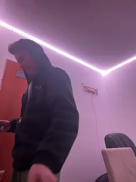 Toyjungee online show from 12-18-24, 05:52