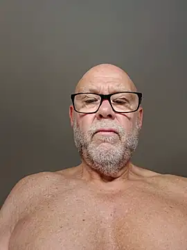 Snapshot of Tempted1973 chatting on 08-08-26, 05:53 Tempted1973 online show from 08-08-26, 05:53