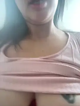 Snapshot of Sarahkhaalifa chatting on 05-19-26, 08:20 Sarahkhaalifa online show from 05-19-26, 08:20