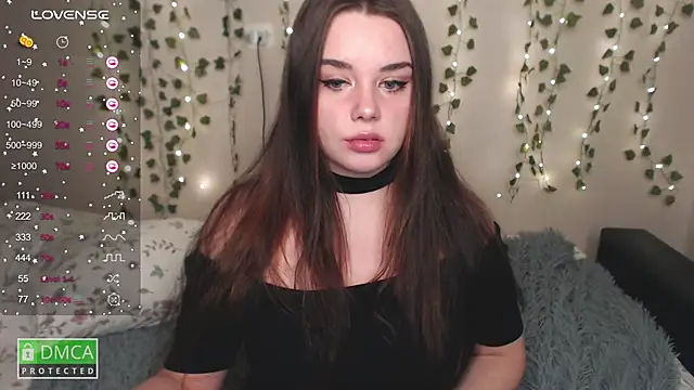 Snapshot of aliice_cutie chatting on 12-25-24, 01:10 aliice cutie online show from 12-25-24, 01:10