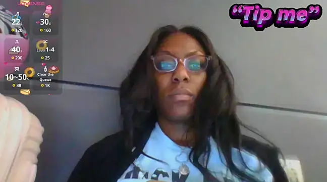 Snapshot of TrueeFantasee chatting on 12-17-24, 02:12 TrueeFantasee online show from 12-17-24, 02:12