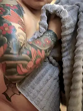 kimmiakiss22 online show from 11-04-25, 07:24