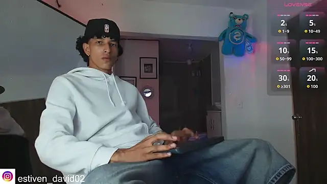 Snapshot of mike_casseano chatting on 09-19-25, 12:56 mike casseano online show from 09-19-25, 12:56