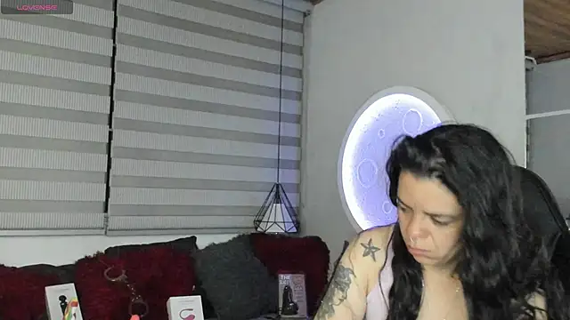 natasha logan  online show from 06-20-26, 04:04