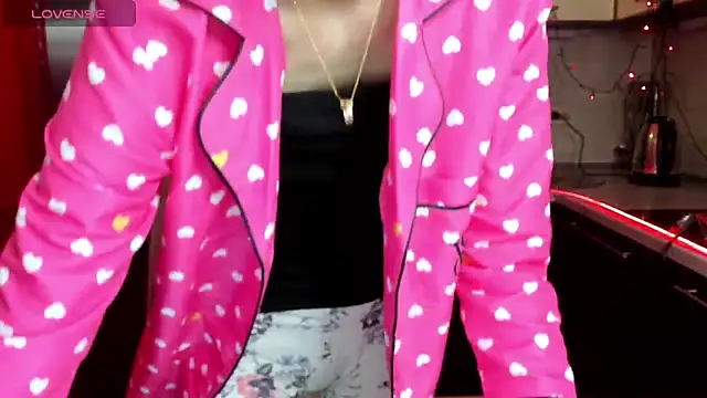 TayanaJons online show from 02-06-25, 11:10