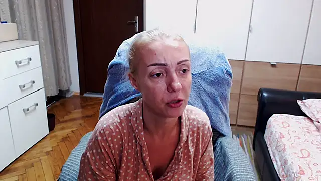 Snapshot of Leona-Exotic chatting on 07-22-26, 09:12 Leona-Exotic online show from 07-22-26, 09:12