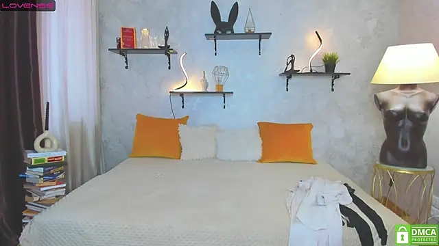 Snapshot of StripBianka chatting on 03-15-25, 07:09 StripBianka online show from 03-15-25, 07:09