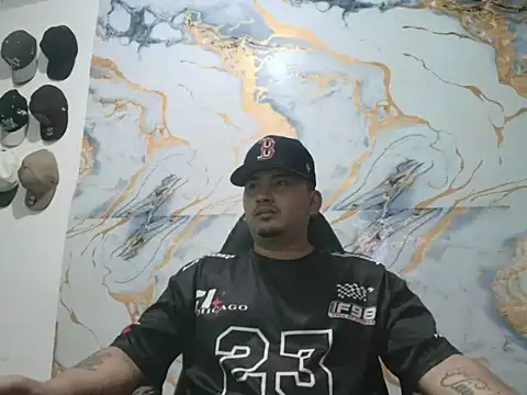 Snapshot of myke_andrade chatting on 06-18-26, 05:19 myke andrade online show from 06-18-26, 05:19