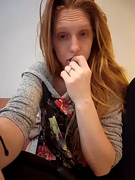 GoldenFlameGoddess online show from 02-16-25, 10:43