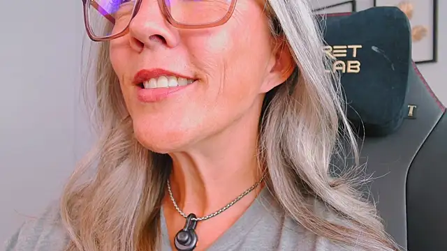 sunniedayz  online show from 07-19-26, 06:33