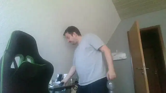 Snapshot of Golffahrer1982 chatting on 01-17-26, 12:10 Golffahrer1982 online show from 01-17-26, 12:10