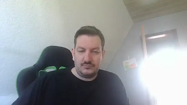 Snapshot of Golffahrer1982 chatting on 03-09-26, 09:35 Golffahrer1982 online show from 03-09-26, 09:35