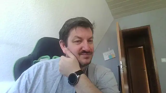 Snapshot of Golffahrer1982 chatting on 05-24-26, 09:25 Golffahrer1982 online show from 05-24-26, 09:25