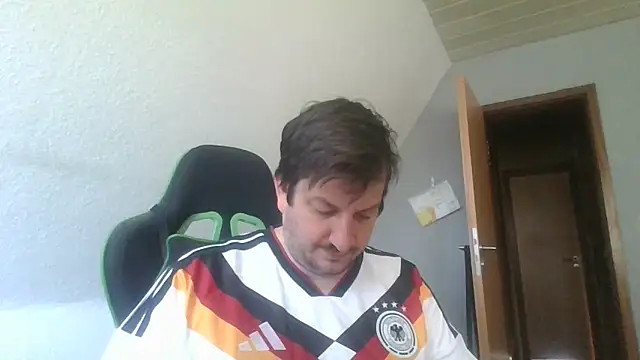 Golffahrer1982 online show from 06-14-26, 08:49