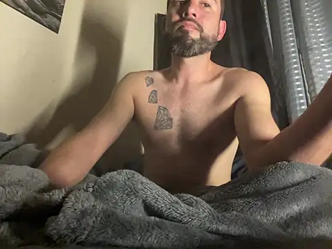 Snapshot of hotraillX chatting on 12-22-24, 08:27 hotraillX online show from 12-22-24, 08:27