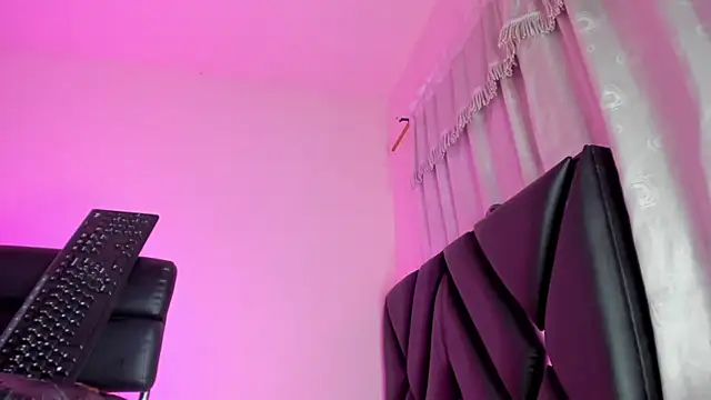 Snapshot of stephany_doll_ chatting on 05-14-26, 09:43 stephany doll online show from 05-14-26, 09:43