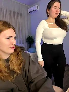  Chlo  e online show from 09-26-25, 09:08