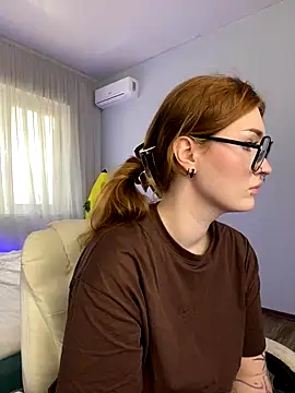  Chlo  e online show from 10-03-25, 10:56