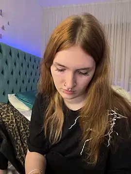  Chlo  e online show from 10-12-25, 09:36