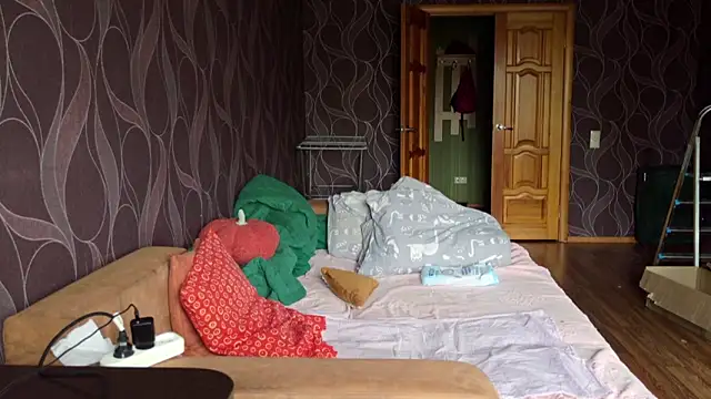 MiriamOr online show from 10-27-25, 08:07