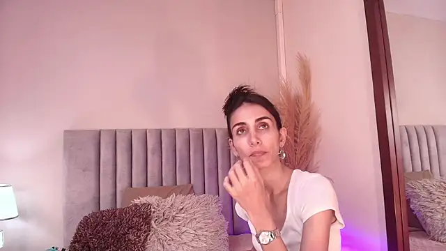 Nina Cavaali online show from 09-25-25, 06:22