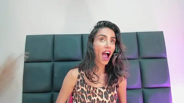 Nina Cavaali online show from 10-31-25, 06:09