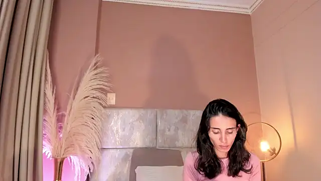 Nina Cavaali online show from 11-04-25, 06:18