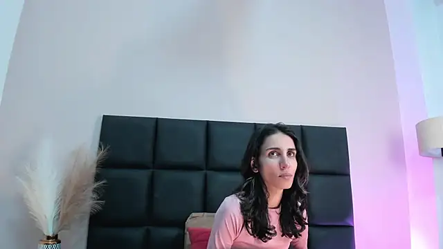 Nina Cavaali online show from 11-12-25, 06:08