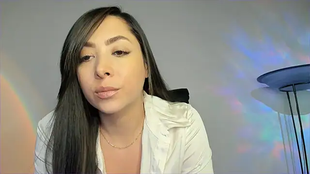 Mila  Paramo online show from 09-30-25, 11:43