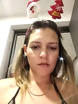 Mia Hampton online show from 12-23-24, 10:55