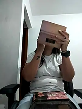 Mia Hampton online show from 01-11-26, 08:25